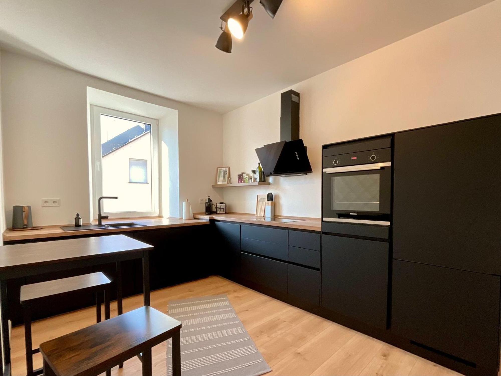 Modernes Apartement Mit Balkon In Toplage! Трабен-Трарбах Екстериор снимка